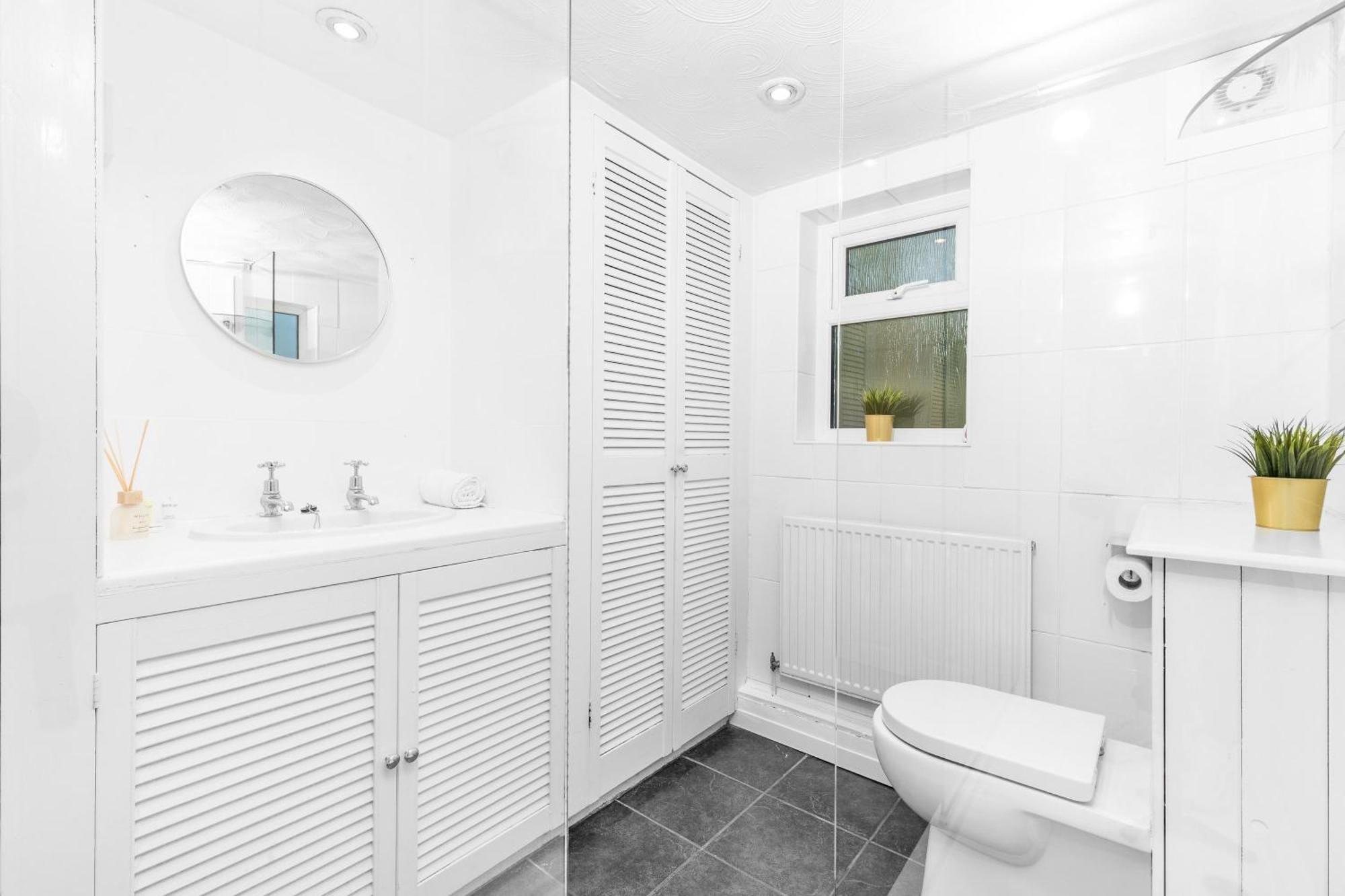 Luxury 3 Bedroom House - Harborne - Parking - Garden - Wifi & Netflix 122G Birmingham Ngoại thất bức ảnh