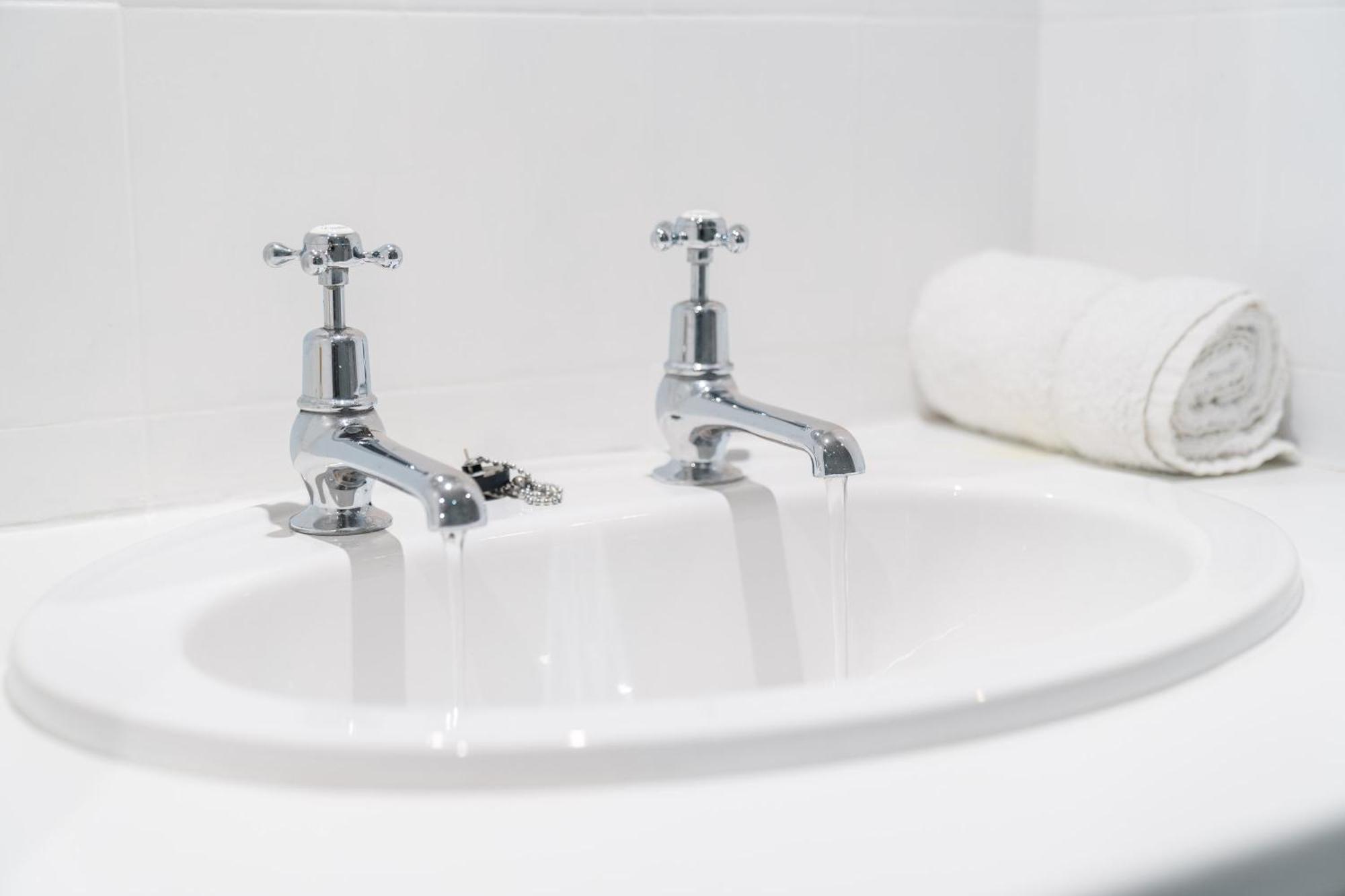Luxury 3 Bedroom House - Harborne - Parking - Garden - Wifi & Netflix 122G Birmingham Ngoại thất bức ảnh