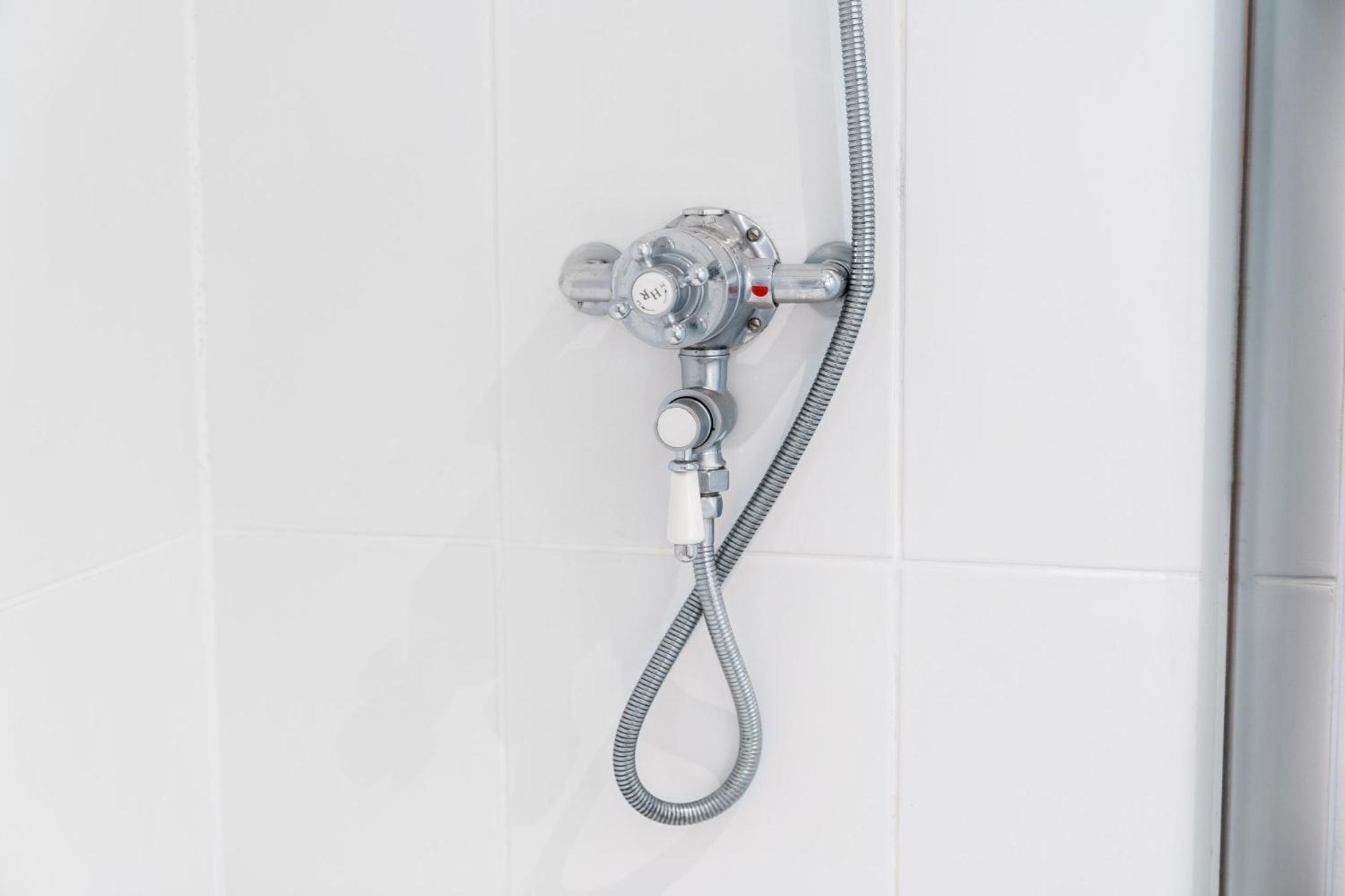 Luxury 3 Bedroom House - Harborne - Parking - Garden - Wifi & Netflix 122G Birmingham Ngoại thất bức ảnh