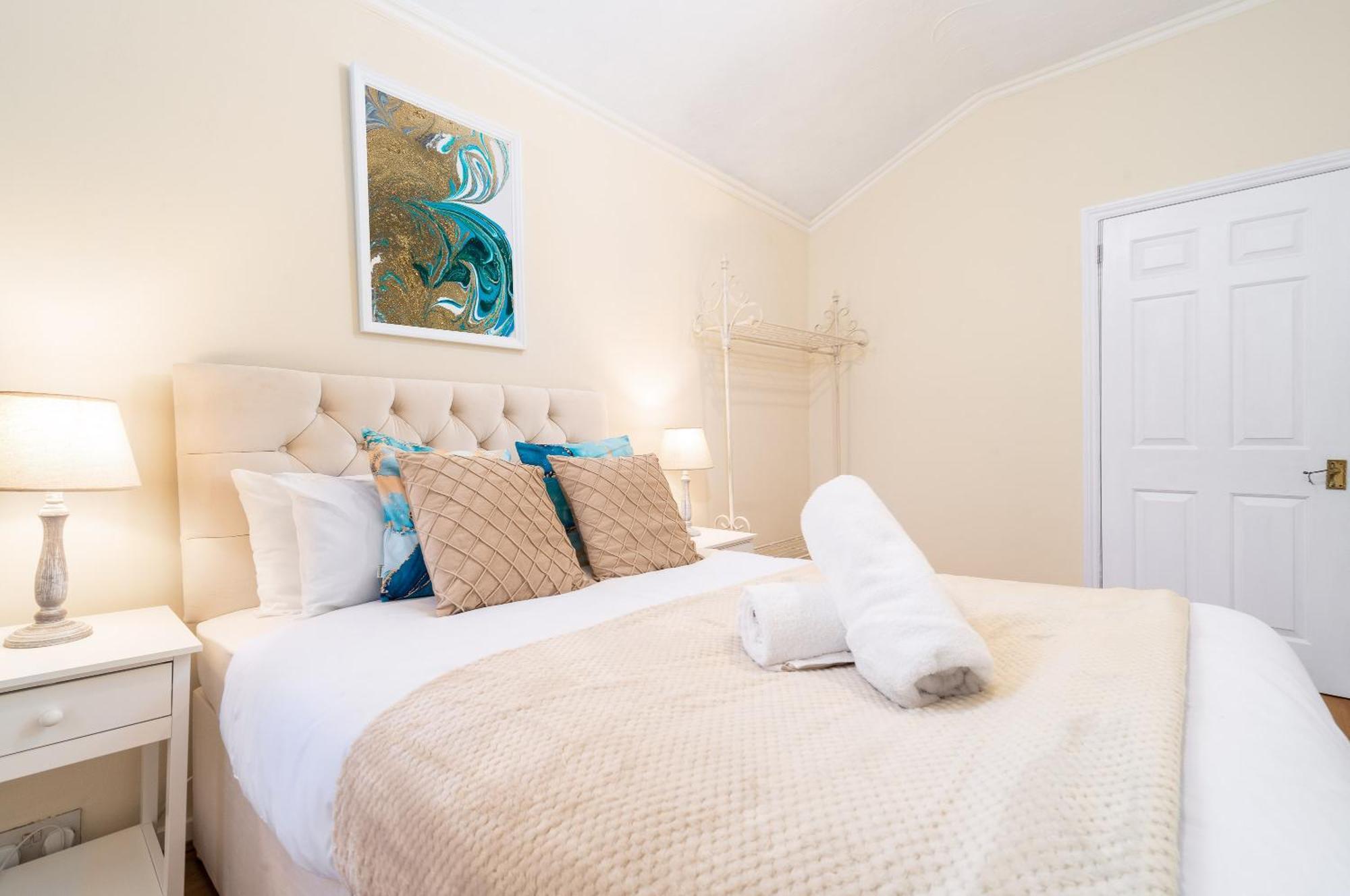 Luxury 3 Bedroom House - Harborne - Parking - Garden - Wifi & Netflix 122G Birmingham Ngoại thất bức ảnh